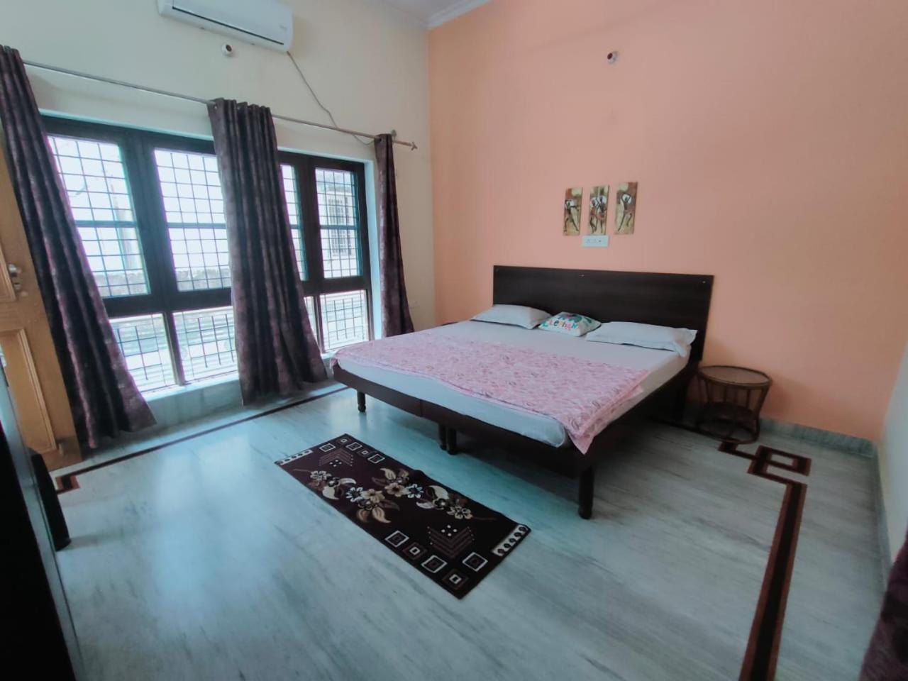 Nature View Homestay دهرادون الغرفة الصورة