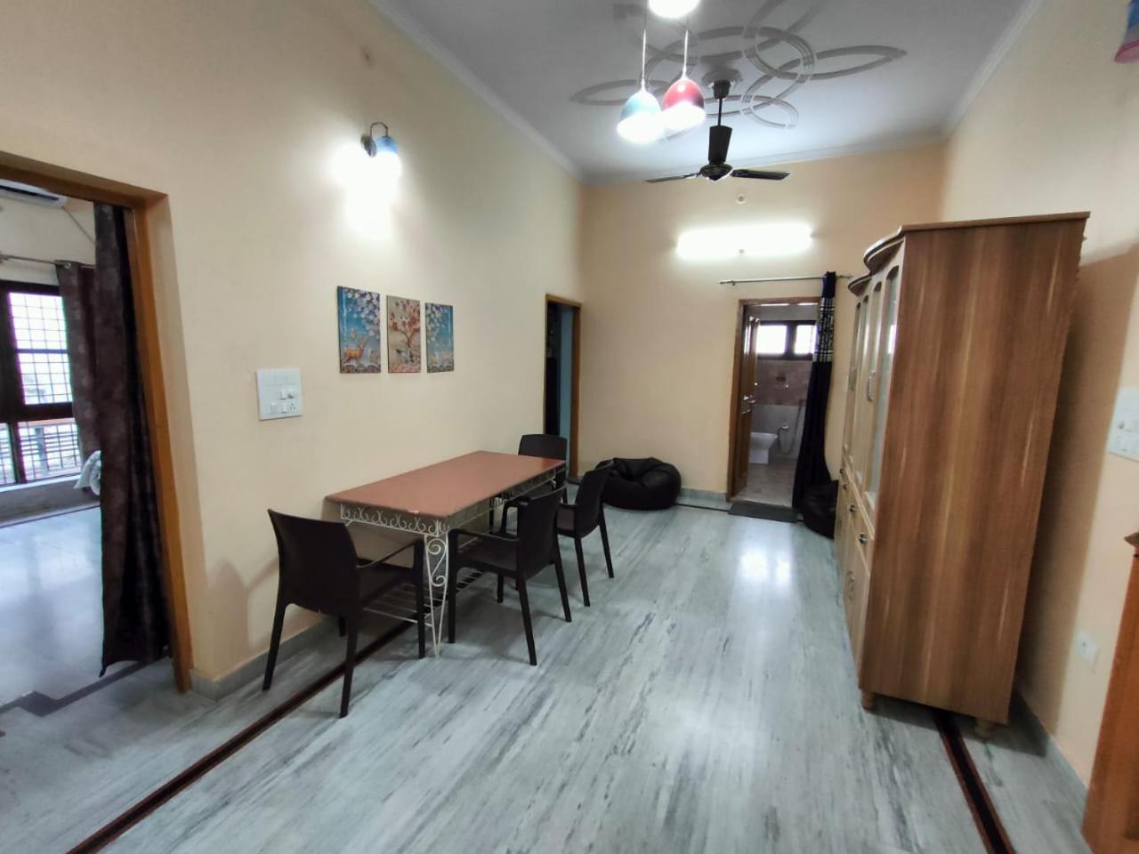 Nature View Homestay دهرادون الغرفة الصورة