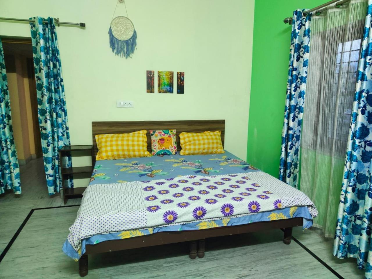 Nature View Homestay دهرادون الغرفة الصورة