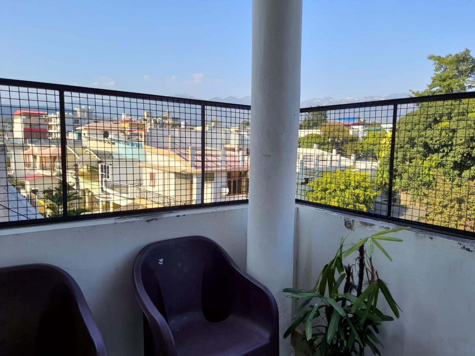 Nature View Homestay دهرادون الغرفة الصورة