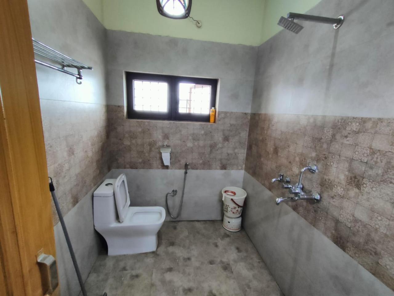 Nature View Homestay دهرادون الغرفة الصورة
